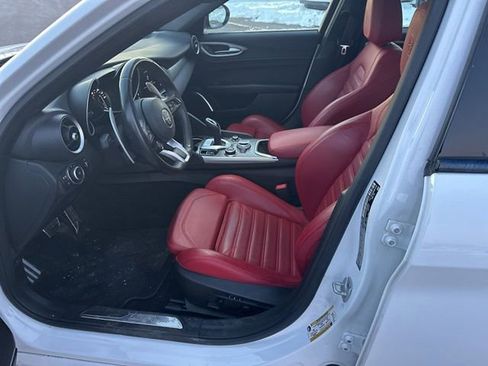 Used 2022 Alfa Romeo Giulia Veloce image 3