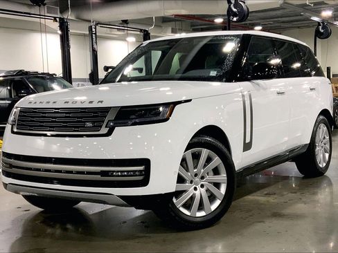 New 2025 Land Rover Range Rover SE image 1