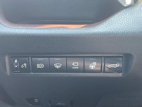 Used 2022 Toyota RAV4 Limited AWD/4WD image 28