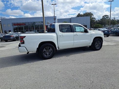 New 2025 Nissan Frontier SV w/ SV Convenience Package image 5