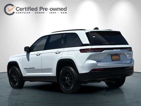 Used 2024 Jeep Grand Cherokee Altitude AWD/4WD image 6