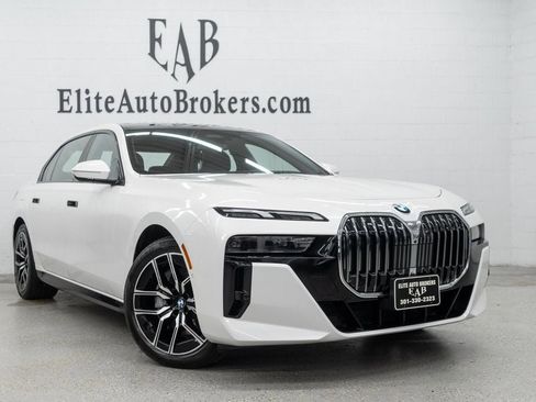 Used 2025 BMW 740i xDrive AWD/4WD image 6