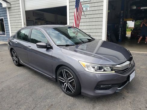Used 2016 Honda Accord Sport image 2