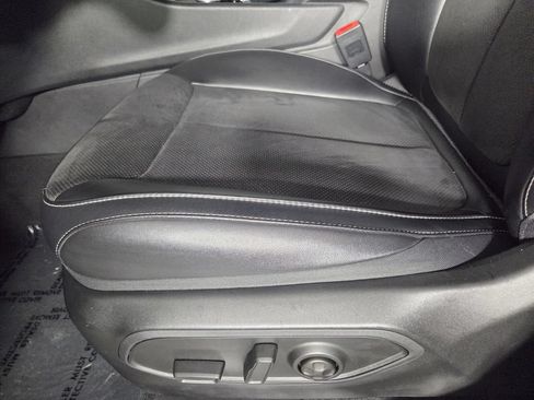 Used 2023 Jeep Grand Cherokee Altitude RWD image 11