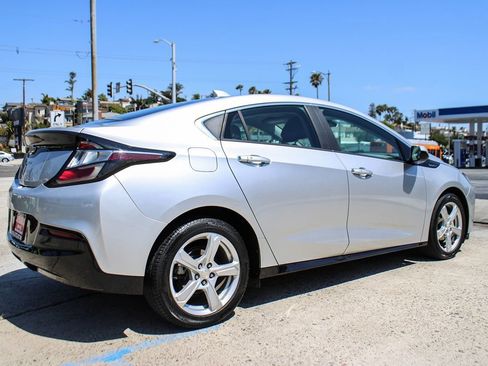 Used 2016 Chevrolet Volt LT w/ Comfort Package FWD image 6