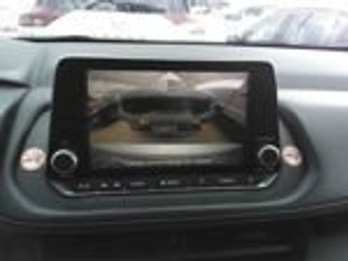 Used 2024 Nissan Rogue S FWD image 6
