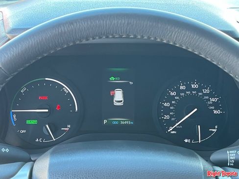 Certified 2024 Toyota Sienna XLE FWD image 25