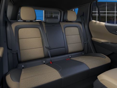 New 2025 Chevrolet Equinox ACTIV w/ Safety and Technology Package image 17