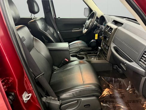 Used 2012 Jeep Liberty Limited Jet image 17