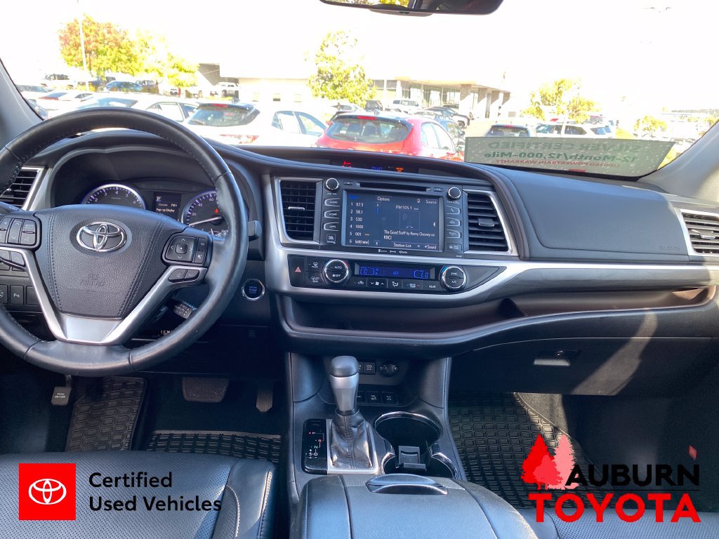 Certified 2017 Toyota Highlander Limited Platinum w/ Carpet Mat Package AWD/4WD image 13