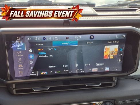 Used 2025 Jeep Wrangler Unlimited Sahara AWD/4WD image 28
