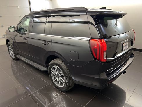 New 2025 Ford Expedition Active image 4