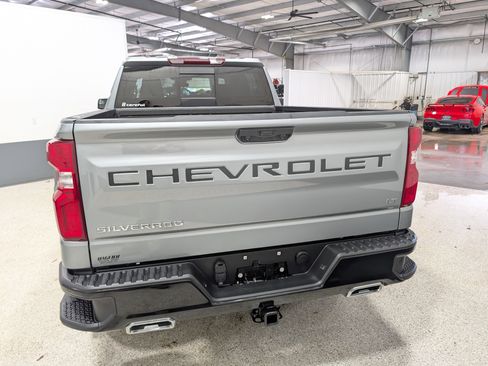 Used 2024 Chevrolet Silverado 1500 LT Trail Boss w/ Convenience Package II AWD/4WD image 4