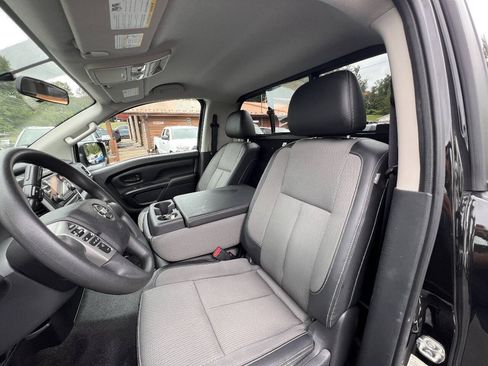 Used 2017 Nissan Titan S AWD/4WD image 11