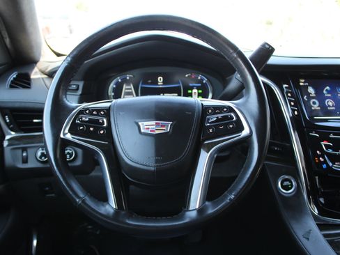 Used 2018 Cadillac Escalade Platinum AWD/4WD image 29