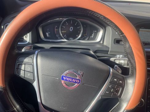 Used 2016 Volvo V60 T5 Premier w/ Convenience Package FWD image 23