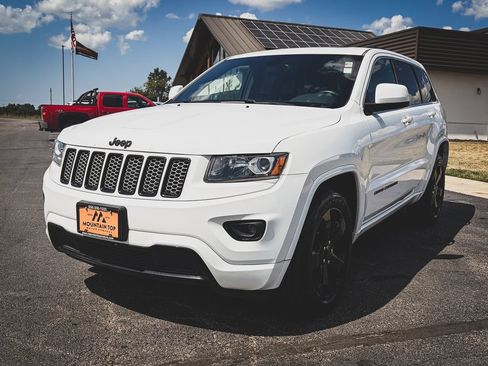 Used 2015 Jeep Grand Cherokee Altitude AWD/4WD image 17