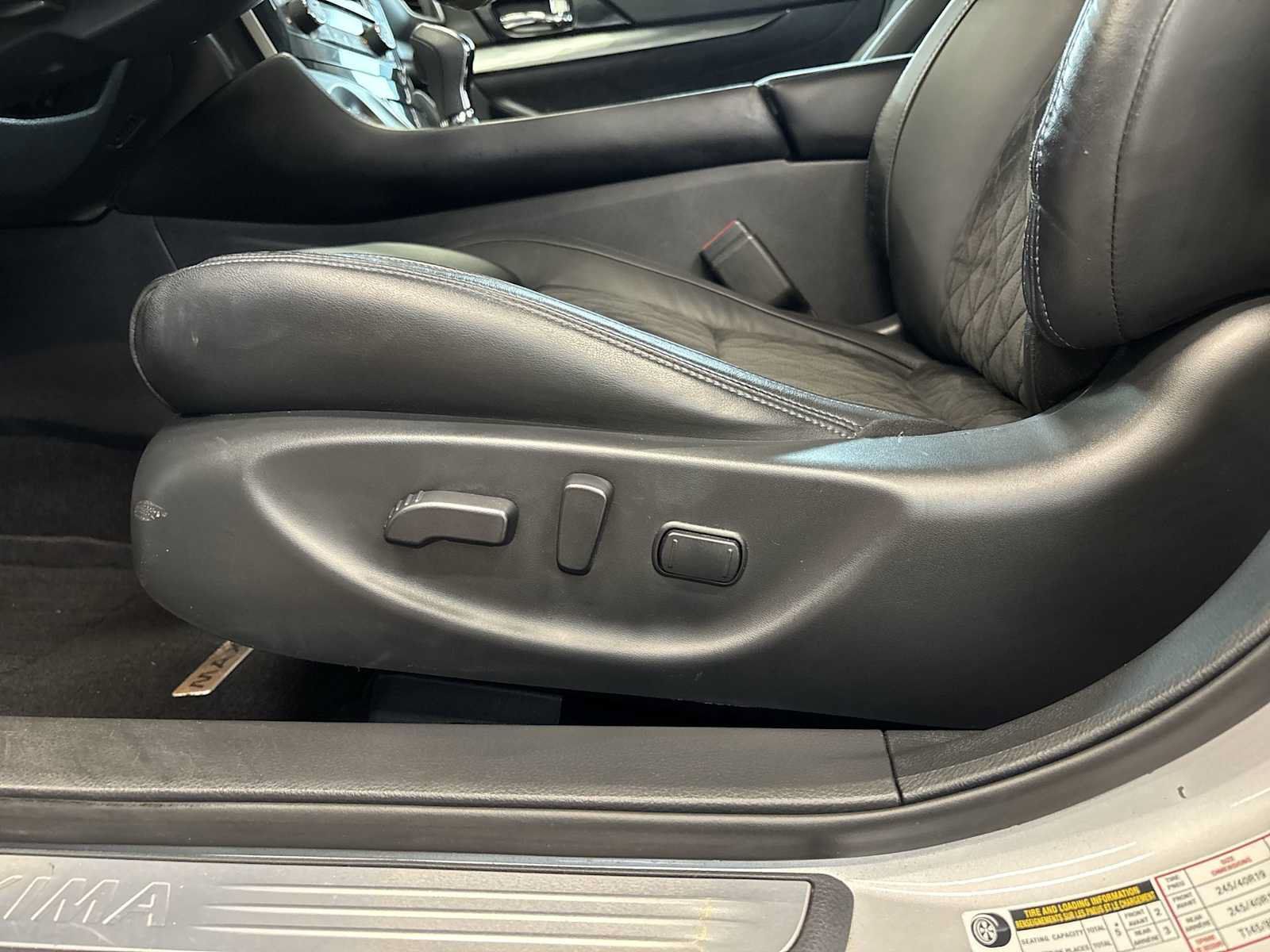 Used 2016 Nissan Maxima SR FWD image 13