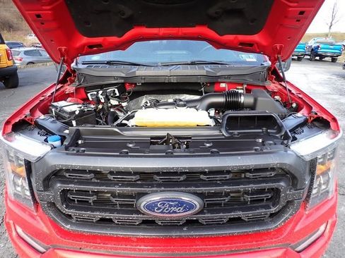 Certified 2022 Ford F150 XLT w/ Equipment Group 302A High image 16