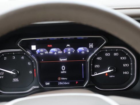 Used 2021 GMC Yukon Denali w/ Denali Premium Package image 20