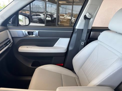 Used 2025 Hyundai Santa Fe SEL AWD/4WD image 28