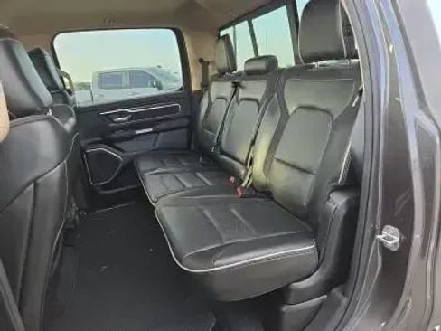 Used 2019 RAM 1500 Laramie AWD/4WD image 10