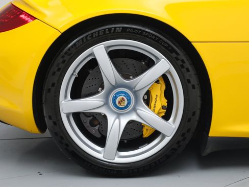 Used 2005 Porsche Carrera GT RWD image 43