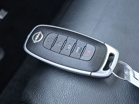 Used 2023 Nissan Rogue SL w/ SL Premium Package image 33