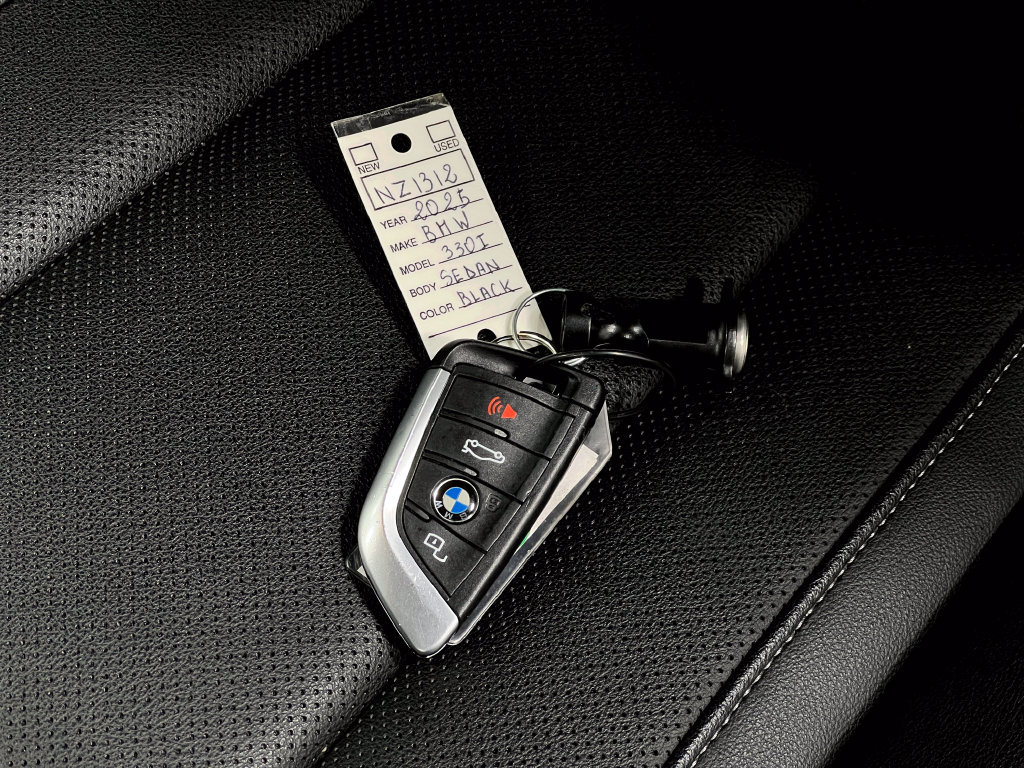 Used 2025 BMW 330i Sedan RWD image 40