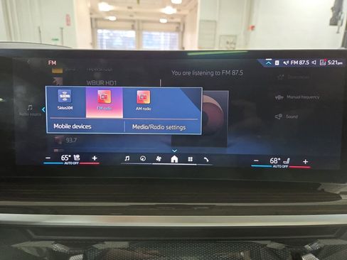 Used 2025 BMW X7 xDrive40i image 57