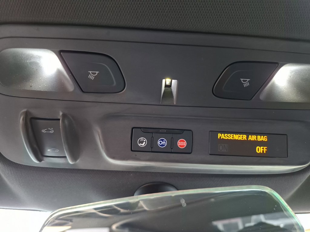Used 2021 Chevrolet Camaro LT w/ Technology Package RWD image 28