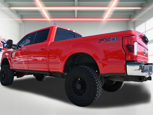 Used 2017 Ford F250 Lariat w/ Lariat Ultimate Package AWD/4WD image 2