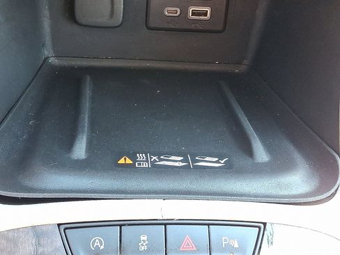 Used 2021 GMC Acadia Denali w/ Denali Ultimate Package AWD/4WD image 30