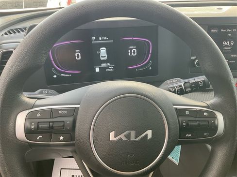 Used 2023 Kia Sportage LX image 16
