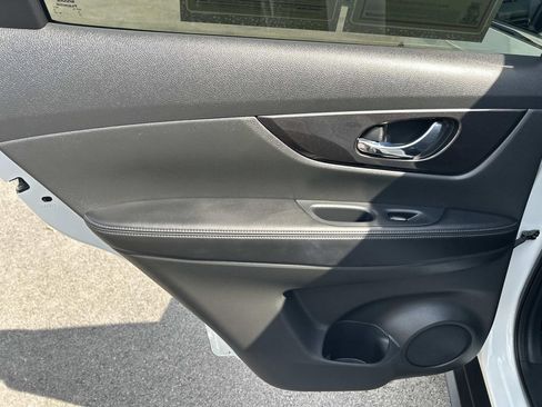Used 2019 Nissan Rogue S w/ Special Edition Package FWD image 24