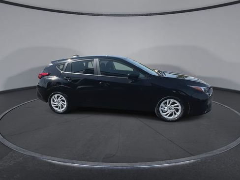 Used 2025 Subaru Impreza 2.0i image 2