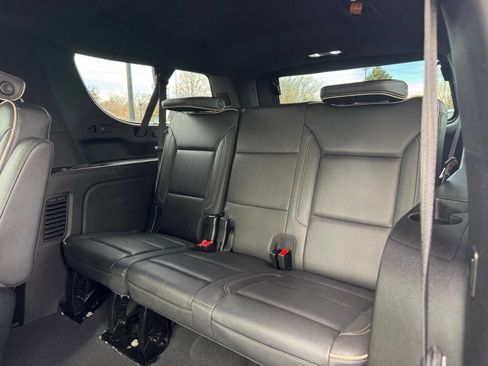 Used 2023 Chevrolet Suburban Premier image 34