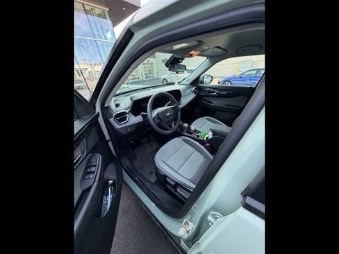 Used 2025 Chevrolet TrailBlazer LT w/ Driver Confidence Package AWD/4WD image 40