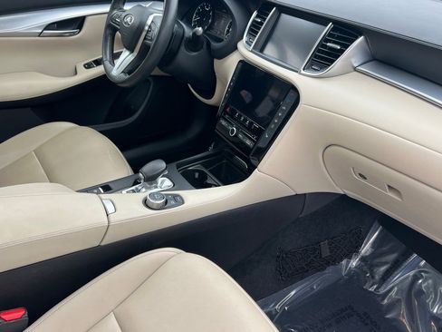 Used 2019 INFINITI QX50 Luxe w/ Navigation Package image 16