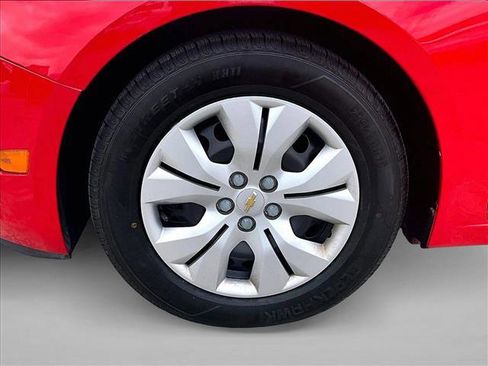 Used 2015 Chevrolet Cruze LS image 10