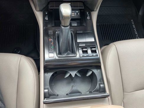 Used 2021 Lexus GX 460 Premium image 18