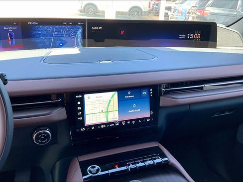 New 2026 Lincoln Navigator Reserve AWD/4WD image 6