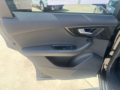 Certified 2025 Audi Q7 3.0T Premium w/ Convenience Package image 19