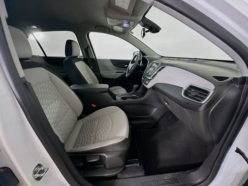 Used 2020 Chevrolet Equinox LS w/ LS Convenience Package image 29