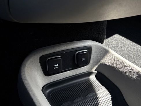 Used 2018 Chrysler Pacifica Touring Plus FWD image 21