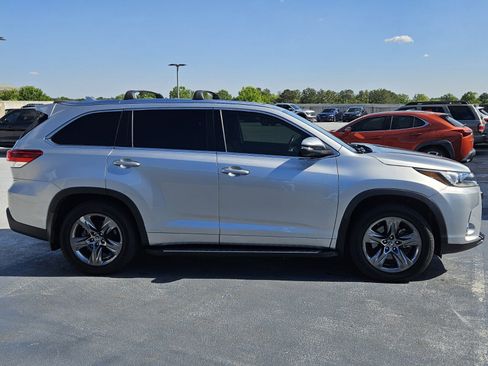 Used 2018 Toyota Highlander Limited Platinum image 13