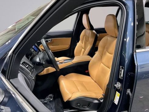 Certified 2024 Volvo XC90 B6 Ultimate AWD/4WD image 28