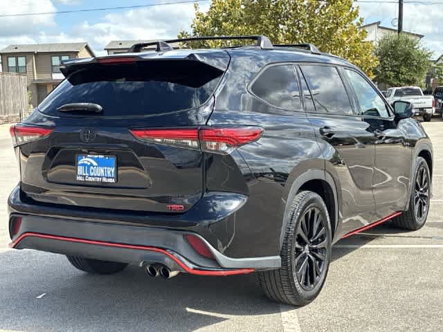 Used 2021 Toyota Highlander XSE FWD image 6
