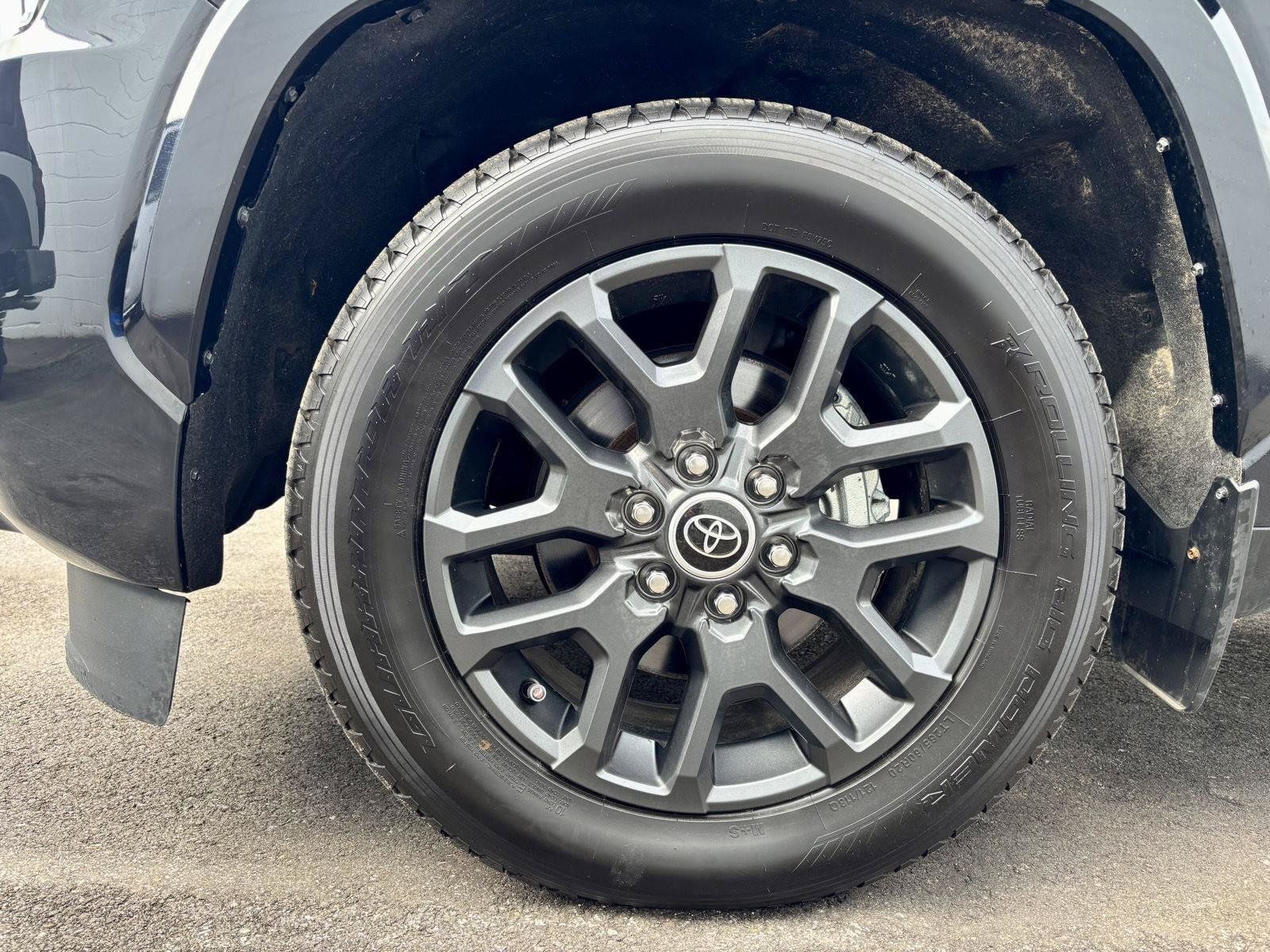 Used 2023 Toyota Sequoia Platinum AWD/4WD image 32