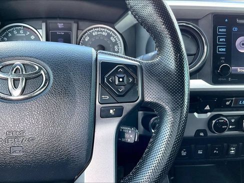 Used 2016 Toyota Tacoma Limited w/ Towing Package RWD image 11